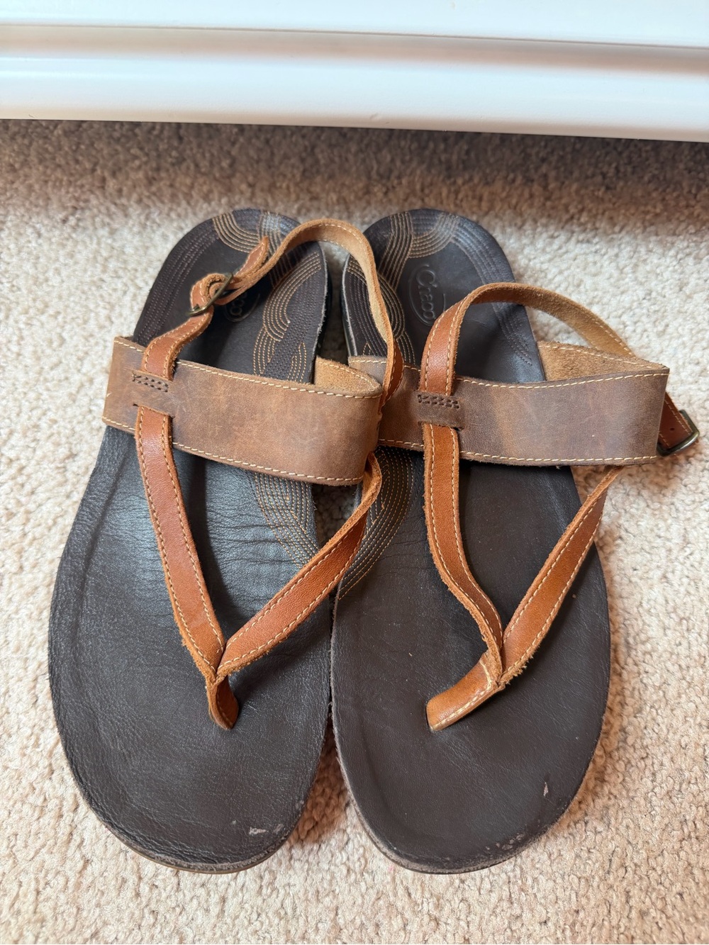 Chaco Maya bronze brown leather thong sandals size 8